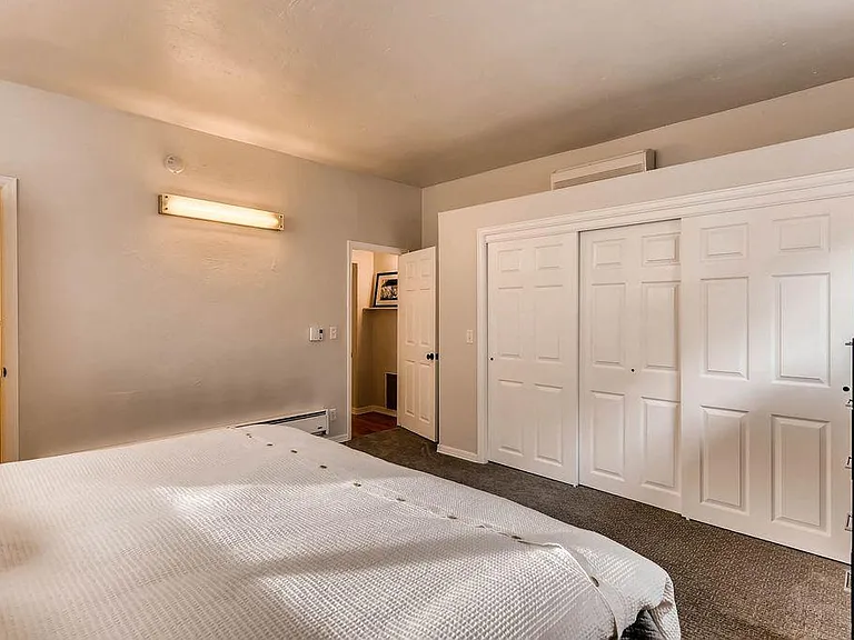 942 E Mississippi Ave — Photo 10