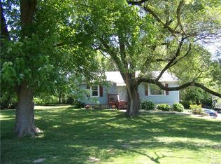 3860 Point Rd, Moscow Mills, MO 63362