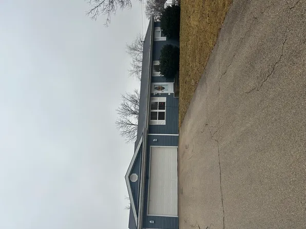 821 Melbourne Ave, Machesney Park, IL 61115