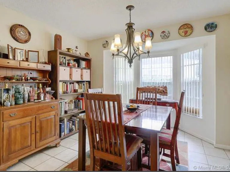 12559 SW 144th Ter — Photo 4
