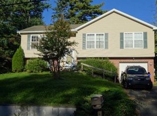 427 Loop Rd, Pottstown, PA 19464
