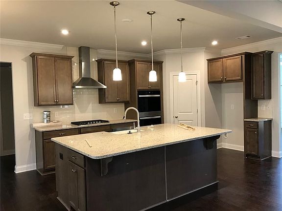 5th image of 19 Plantation Dr