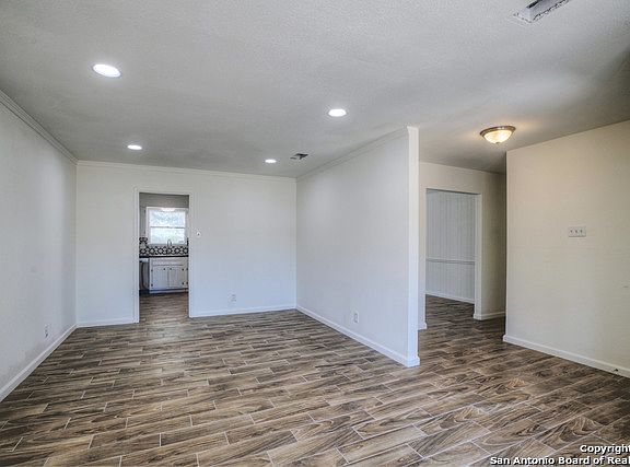 4th image of 7331 King Arthur Dr