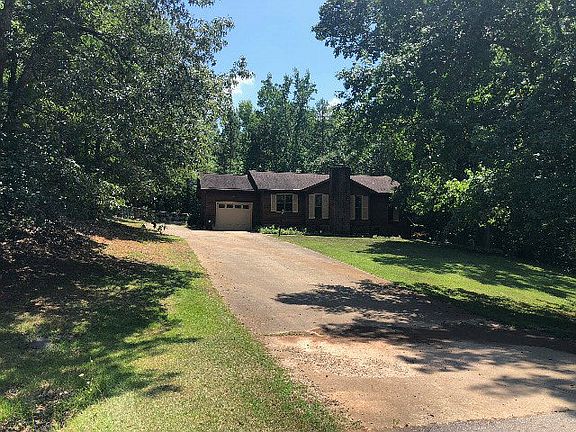 2nd image of 215 Greenway Dr