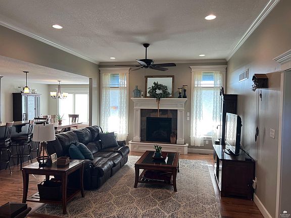 2nd image of 4305 Wren Rd