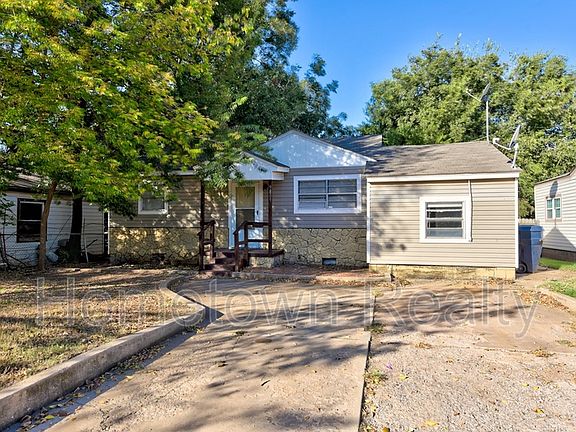 3rd image of 9809 N McKinley Ave