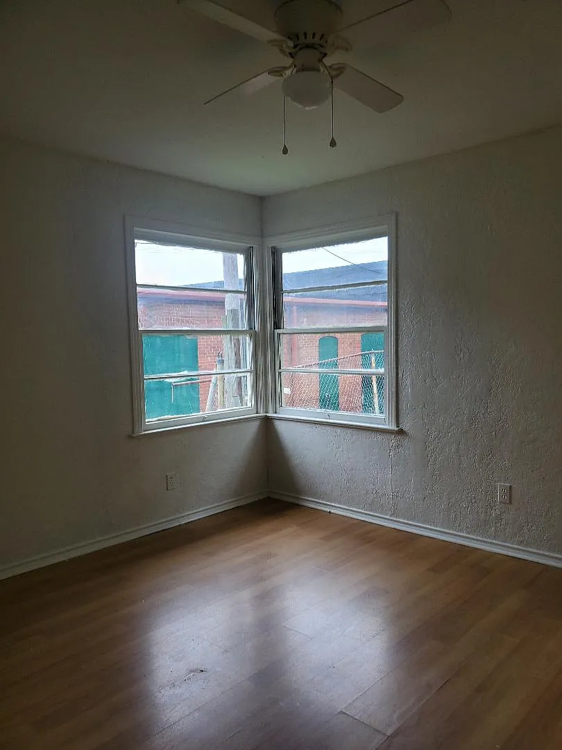 3 bed, $875 — Photo 4