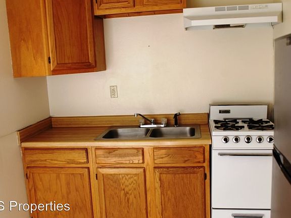3rd image of 316 Mesa St SE #1