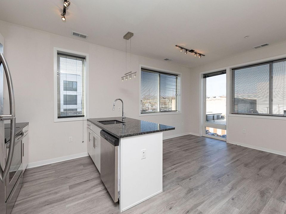1st image of 1410 N 31st St #Bcd346da8