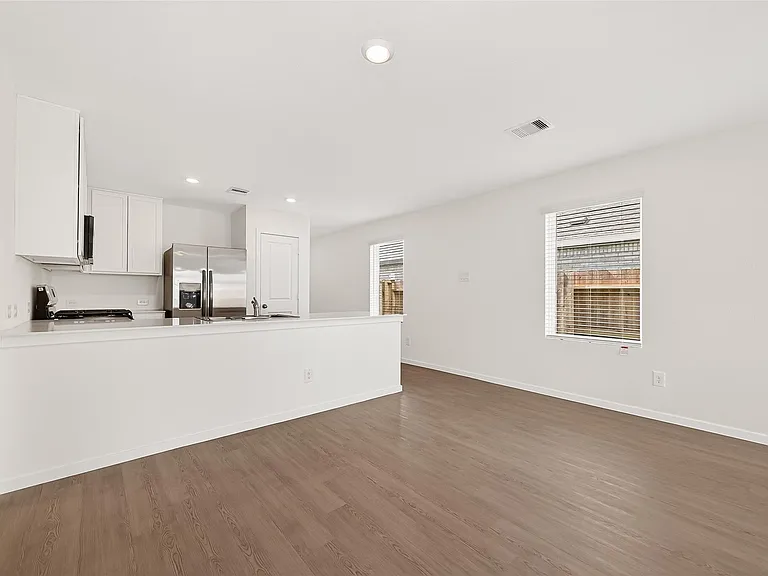 16846 Spotted Oak Dr — Photo 4