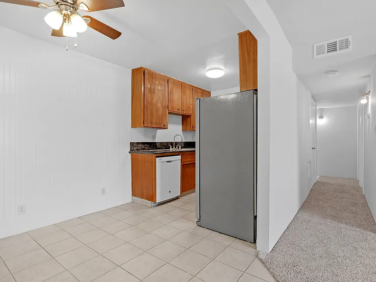 Arlington Apartments — Photo 24