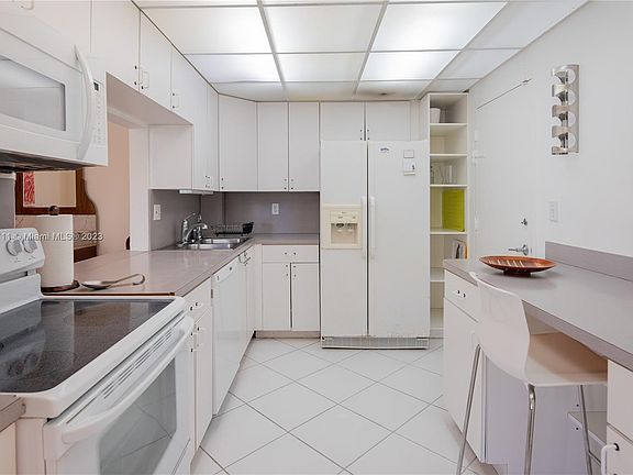 5th image of 250 Galen Dr APT 31