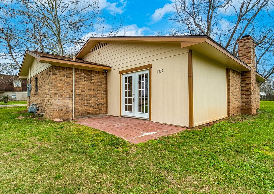 1339 E Kyle Rd, Clute, TX 77531 Zillow