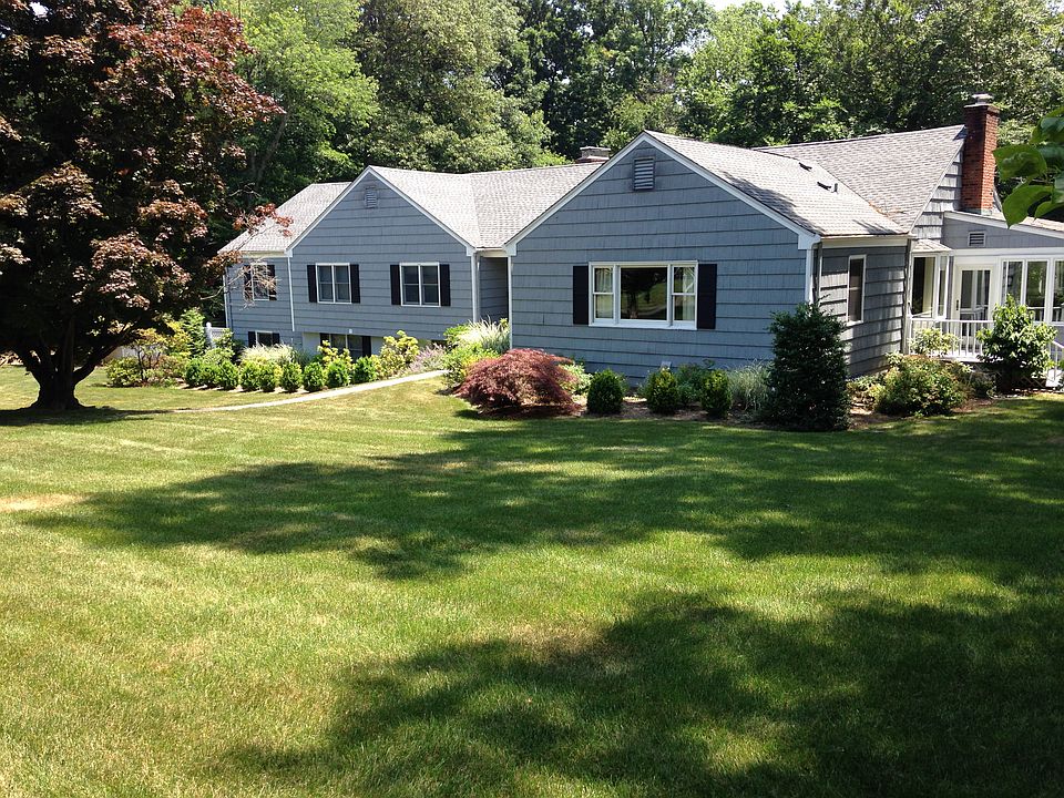 1st image of 28 Holly Ln