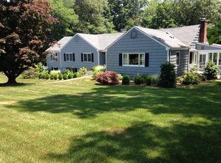 28 Holly Ln, Darien, CT 06820