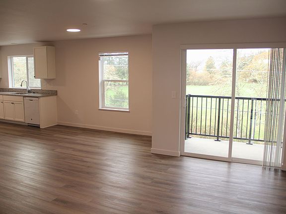 3rd image of 79 NE Skipanon Dr APT C302