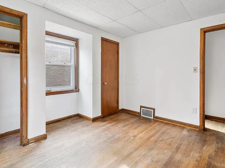 3256 Indianola Ave — Photo 13