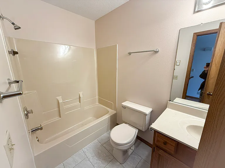 622 Saxonwood Rd — Photo 4