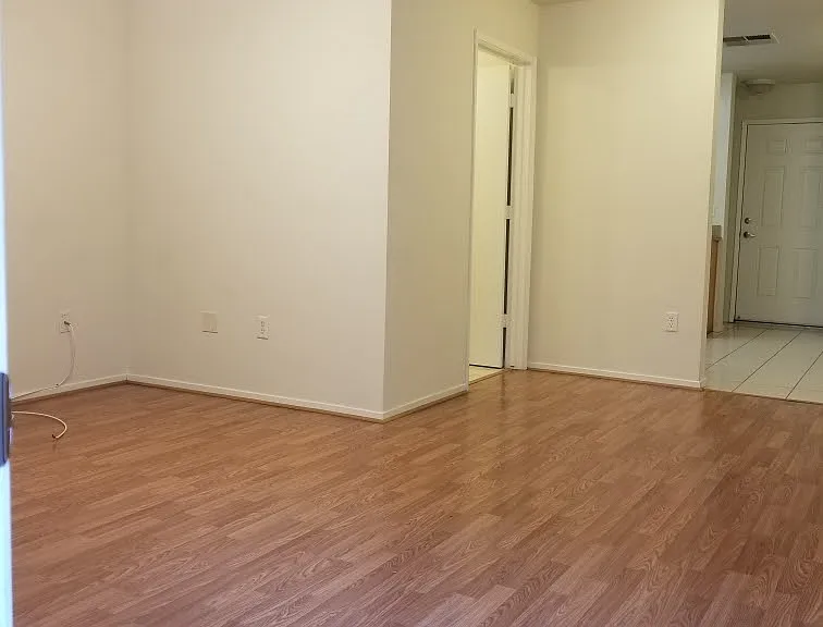 Golden Valley Luxury Apartments — Photo 20
