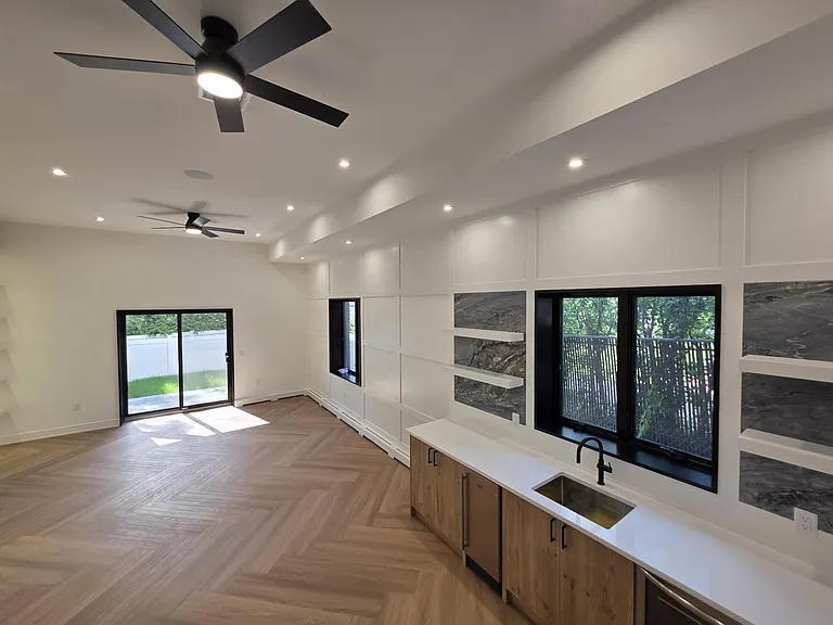 1047B Anderson Ave — Photo 29