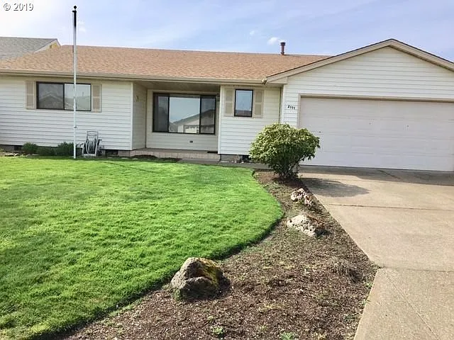 2101 Lilac Way photo 1