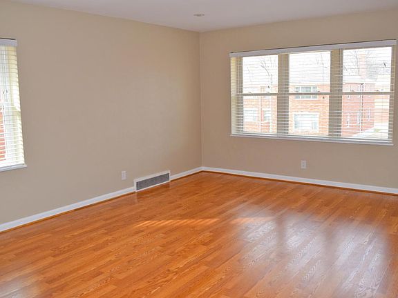 5th image of 5918 Nagel Ave APT 2W