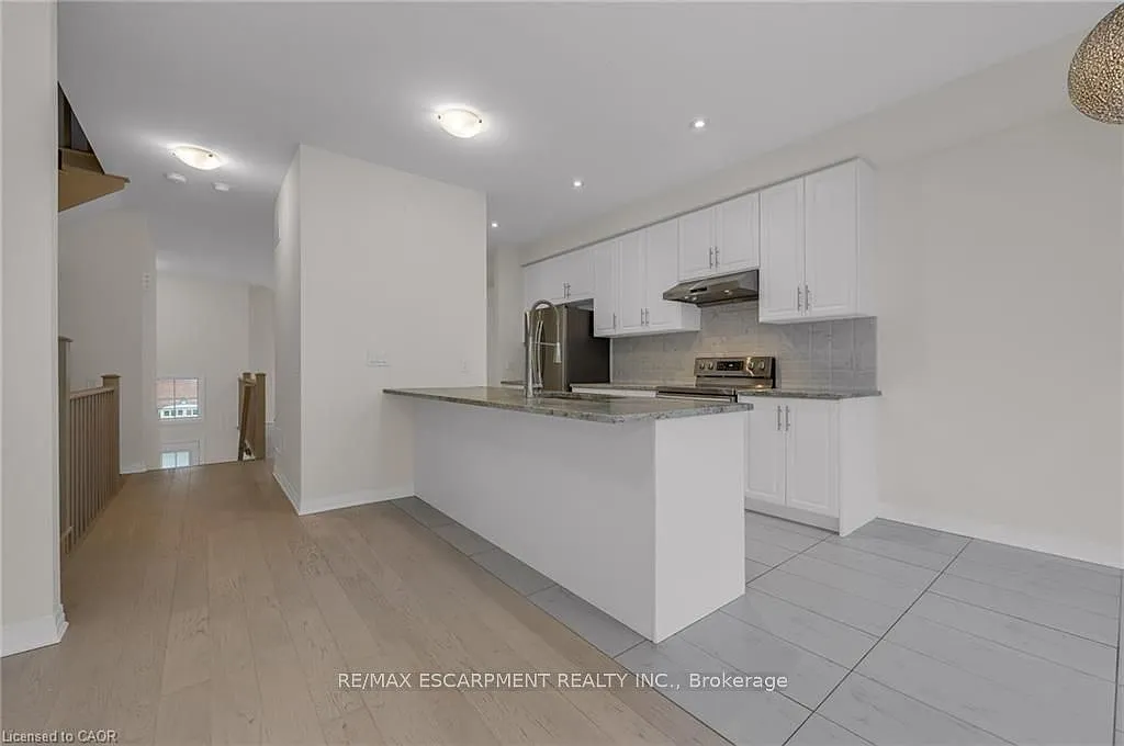 3 bed, $3,200 — Photo 3