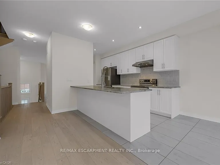 4086 Canby St — Photo 3