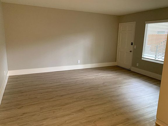 3rd image of 4665 Mississippi St #2