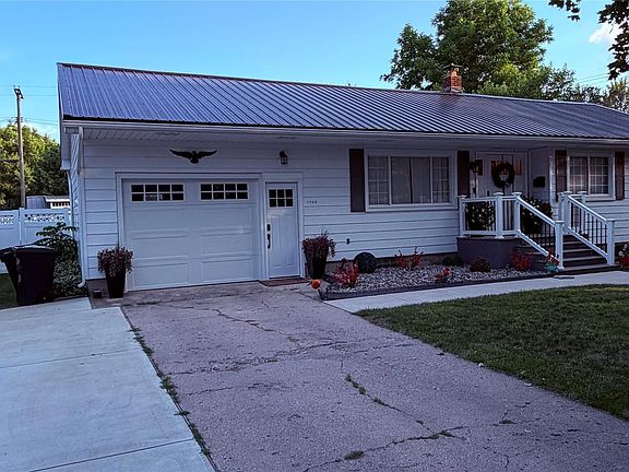2nd image of 6760 Pine St