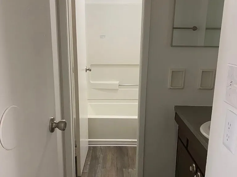 240 Grovewood Pl — Photo 4