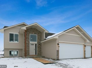 1703 10th St NE, Buffalo, MN 55313