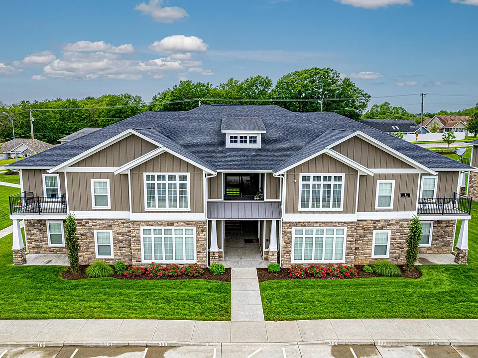 16 Blue Ridge Rd #201