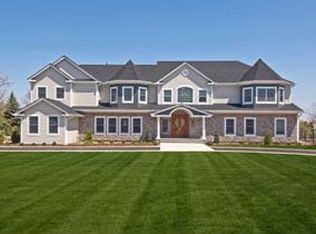 2 The Moor, East Islip, NY 11730