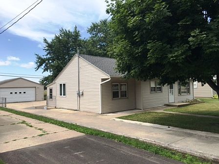 3rd image of 735 Copper Dr