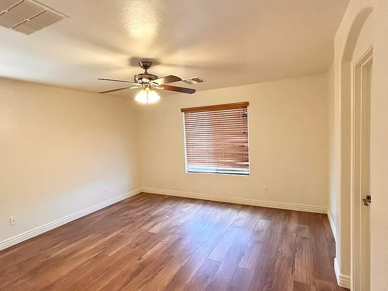 2692 E Vermont Ct — Photo 18