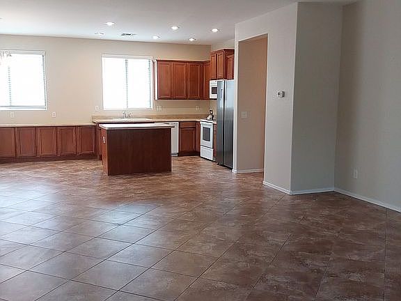 5th image of 29373 N 69th Ave