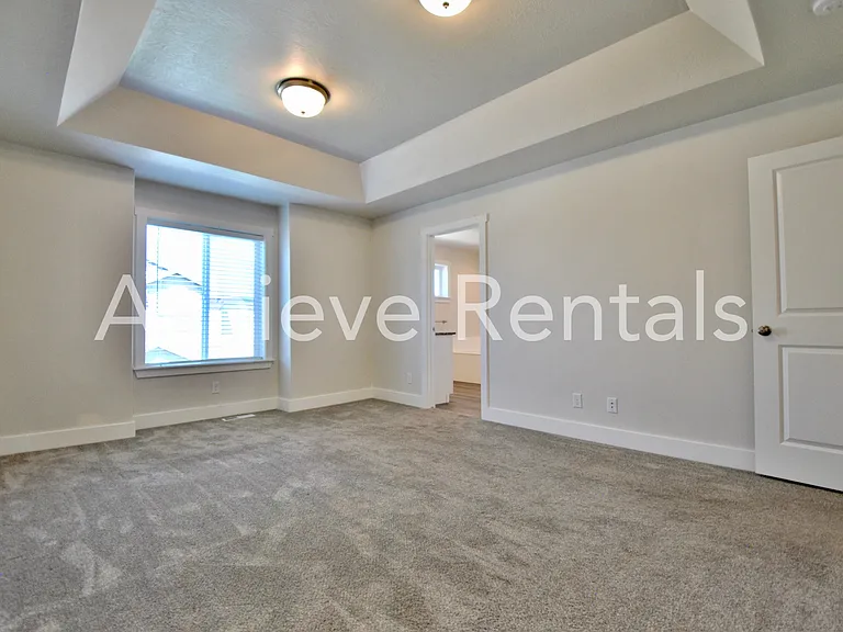 2049 N 380 E — Photo 7
