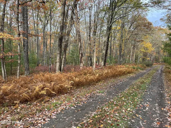 LOT 8 Whispering Oaks Rd, Greeley, PA 18425