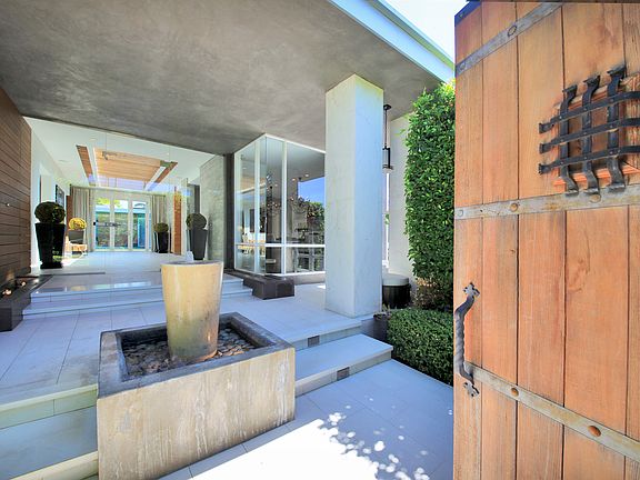 2nd image of 3054 Elvido Dr