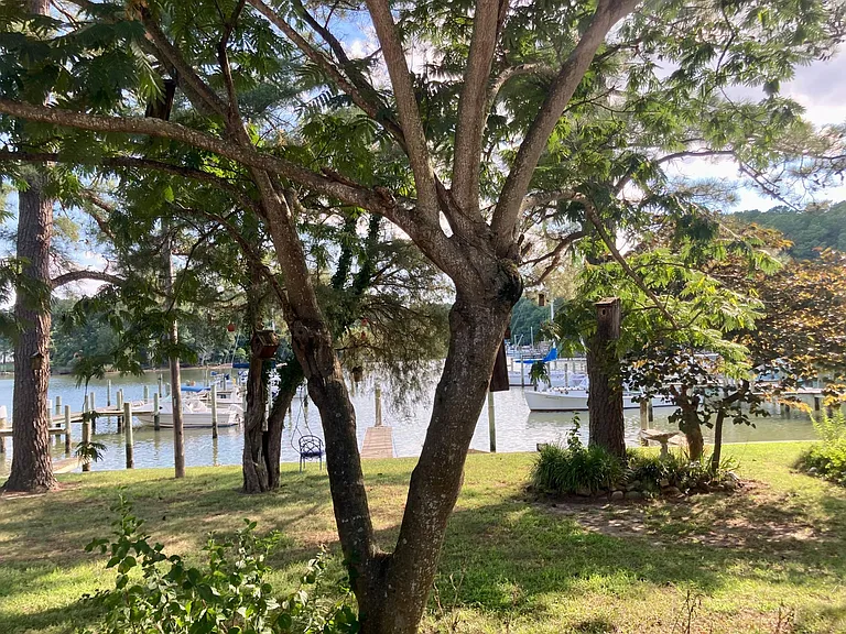 Clarke Rd — Photo 13