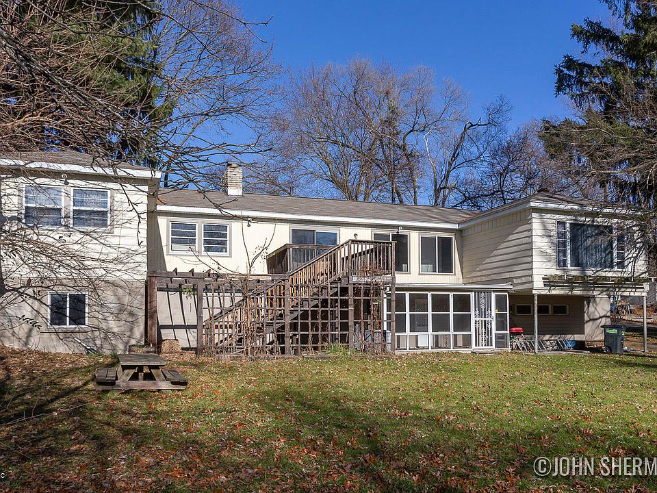 1st image of 2721 Almont Ave SE