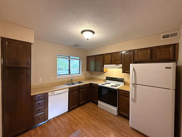 2800 Heathstead Pl #K — Photo 8