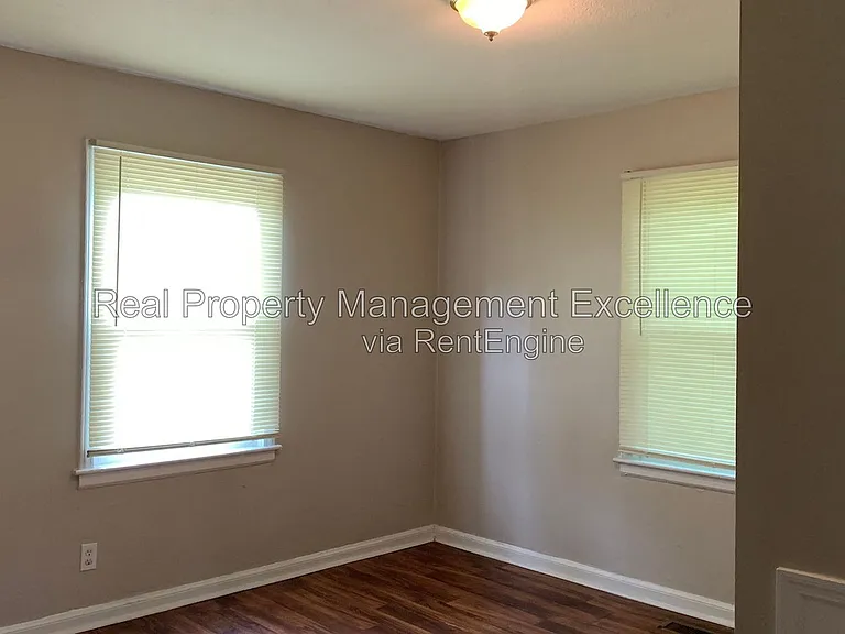 410 Lamont St — Photo 15