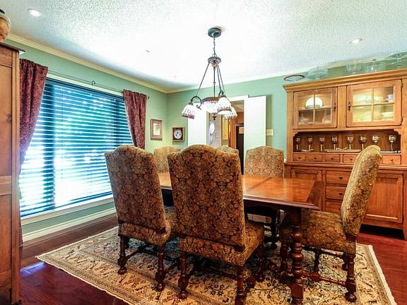 2nd image of 3848 Santiago Dr