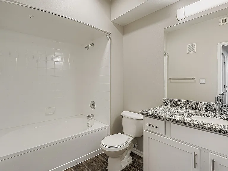 35 Paloma Hts. #203 RainMesa - Print Quality - 010 - 15 Bathroom