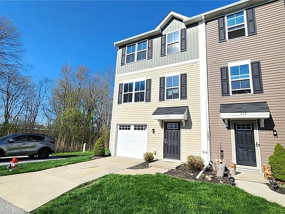 3rd image of 836 Sugarberry Ct