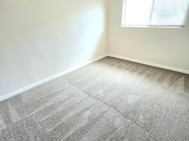 2974 Sherwin Ave — Photo 15