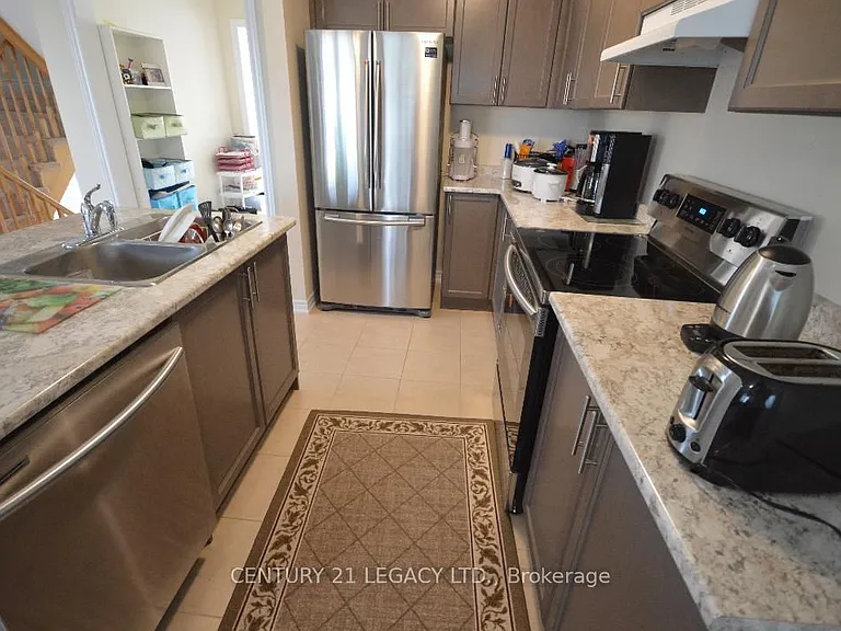 420 Linden Dr #2 — Photo 9