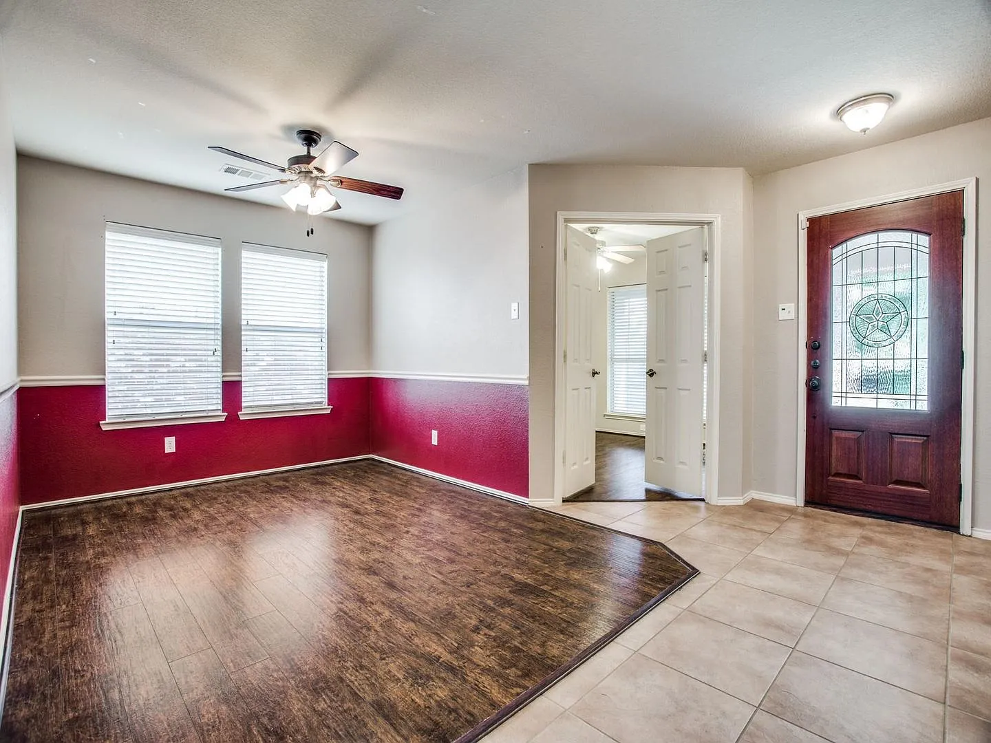 Spacious, Stylish & Move-In Ready4 Bedrooms, a 3-Car Garage & Room for Everyone in Marine Creek R... — Photo 2